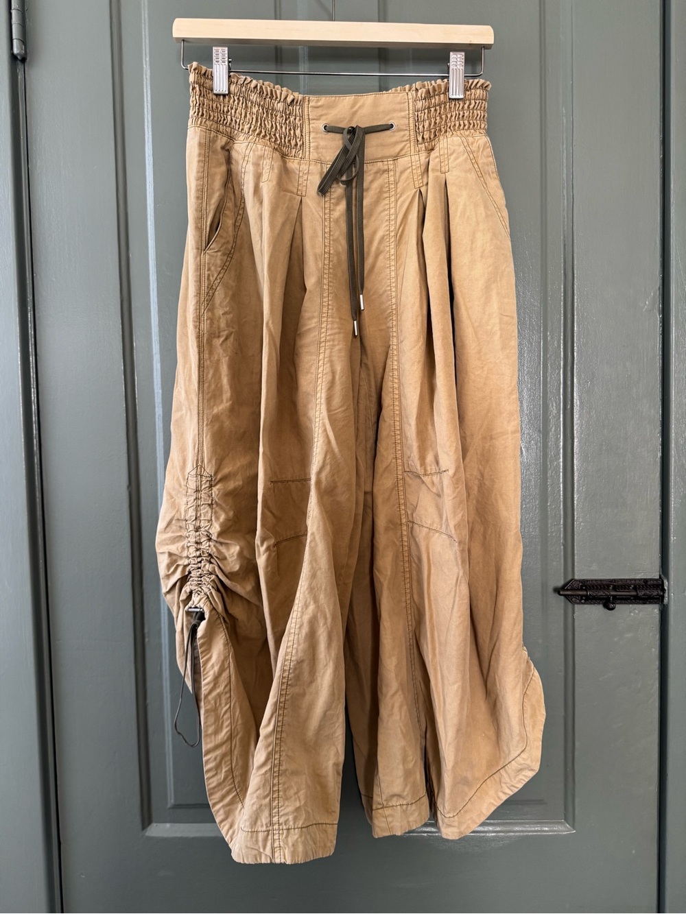 Anthropologie Women’s Olive Green/Tan Drawstring Wide-Leg Pants